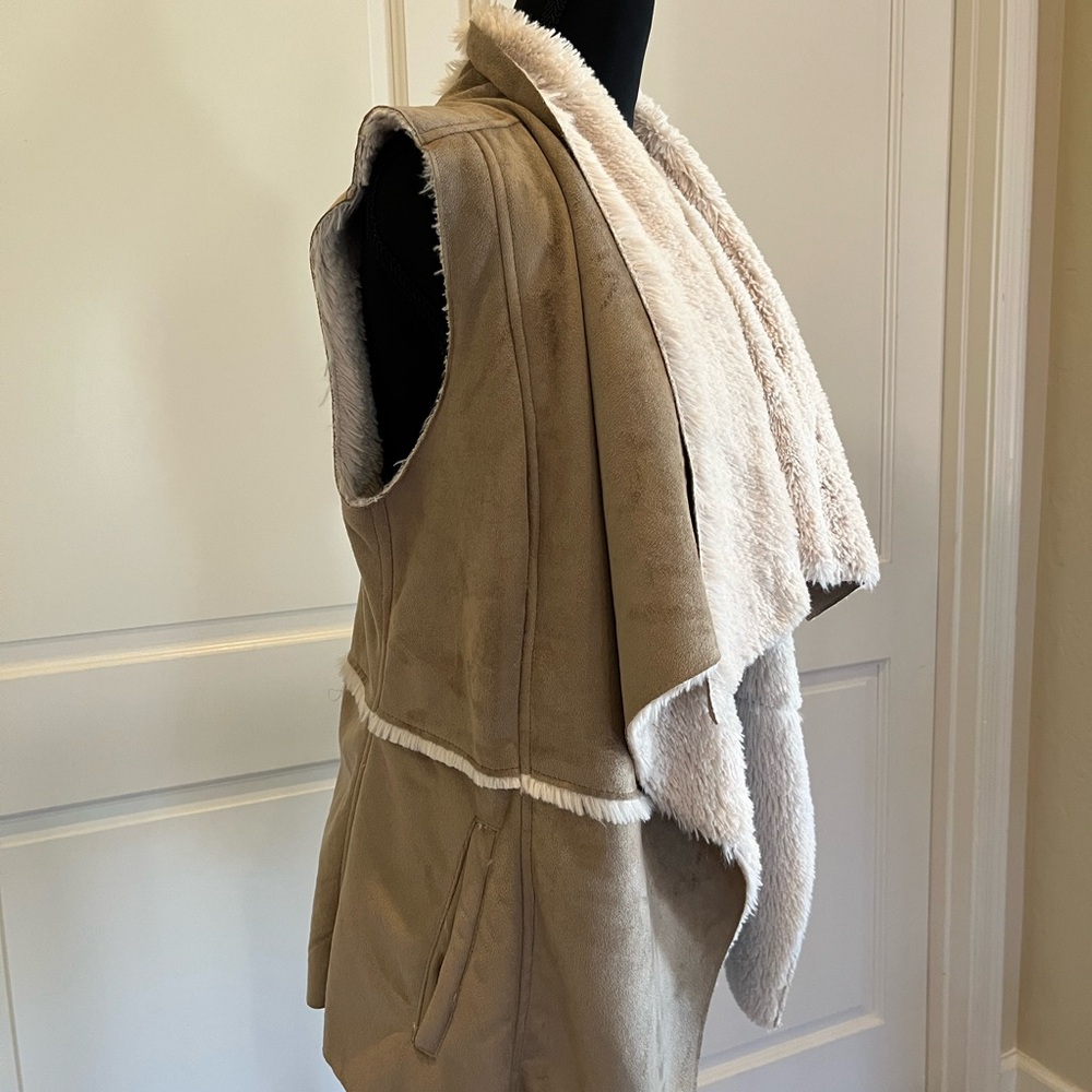 Tan and Cream Faux Shearling and Suede Vest - Picture 11 of 16